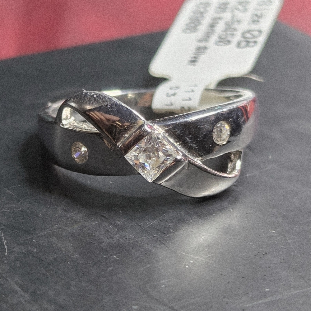 NWT Classy! Moissanite & Sterling Silver Crisscross Ring